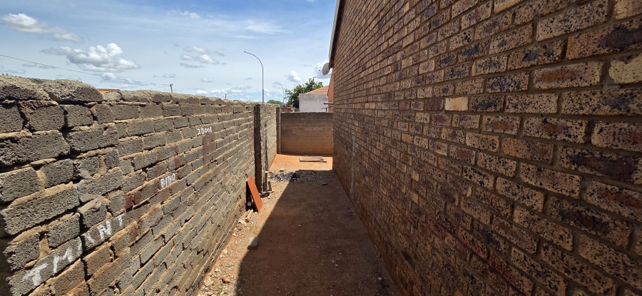 3 Bedroom Property for Sale in Tlhageng Northern Cape
